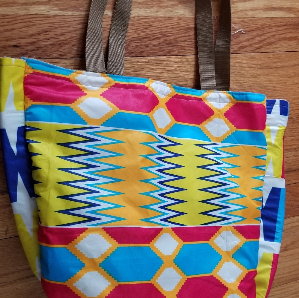 Tote - Picture 8 of 8